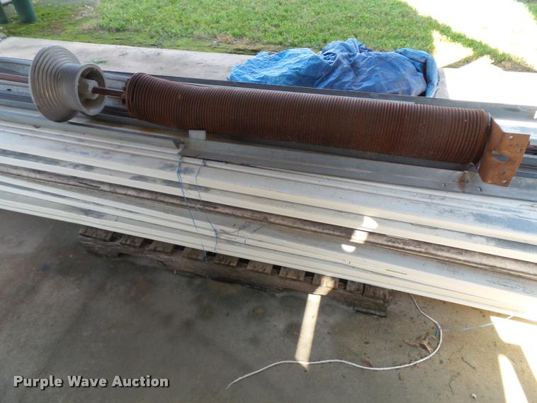 image for item CD9037 Garage door