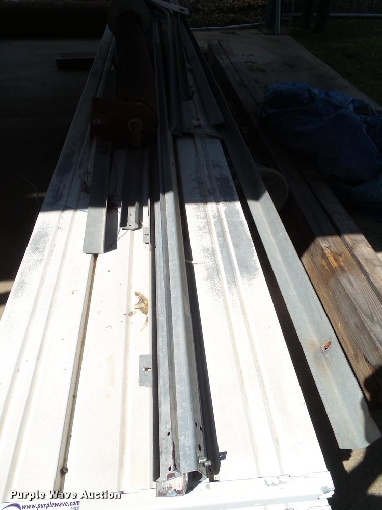 image for item CD9037 Garage door