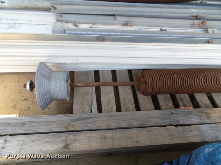 image for item CD9037 Garage door