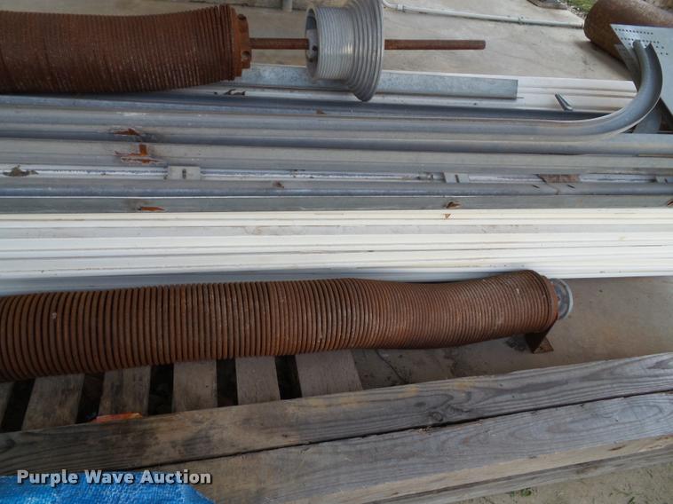 image for item CD9037 Garage door