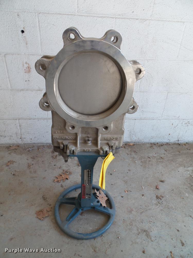 image for item CD9038 (2) DeZurik hand wheel actuated valves