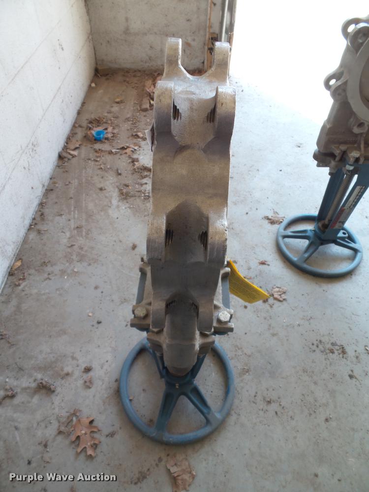 image for item CD9038 (2) DeZurik hand wheel actuated valves