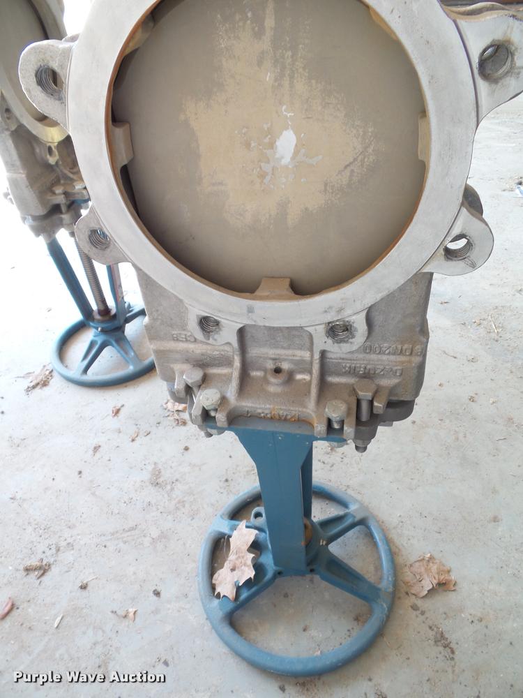 image for item CD9038 (2) DeZurik hand wheel actuated valves