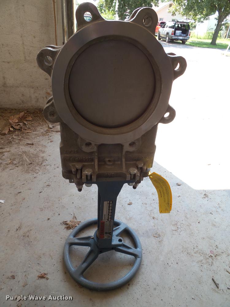 image for item CD9038 (2) DeZurik hand wheel actuated valves