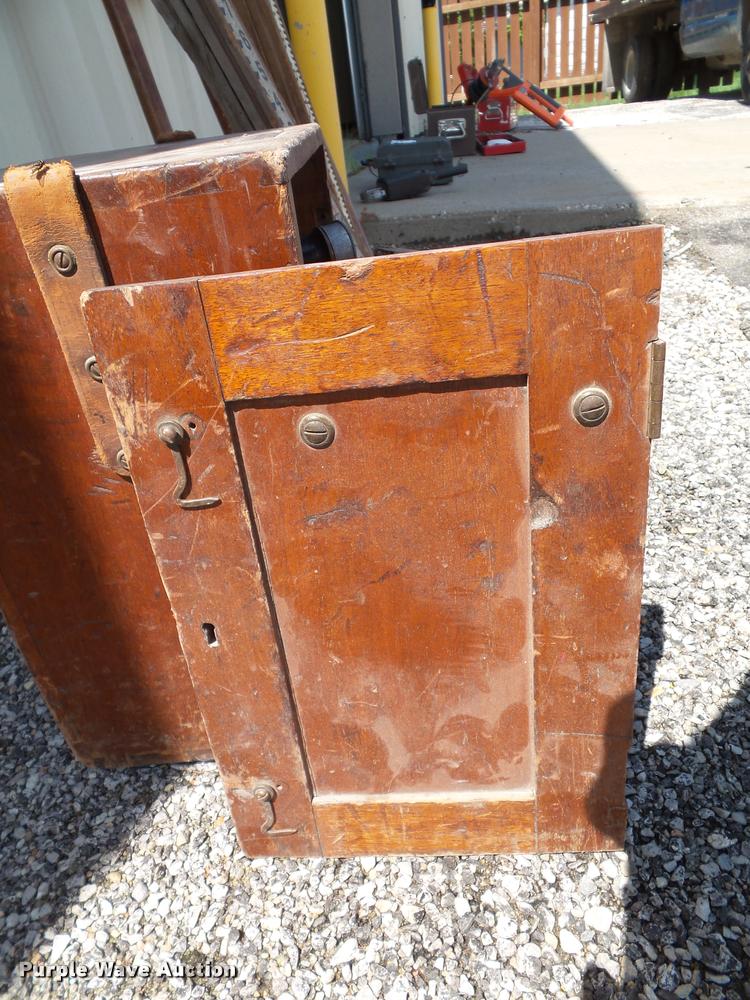 image for item CD9049 Surveying equipment