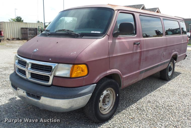 2000 dodge ram wagon 3500 maxi van