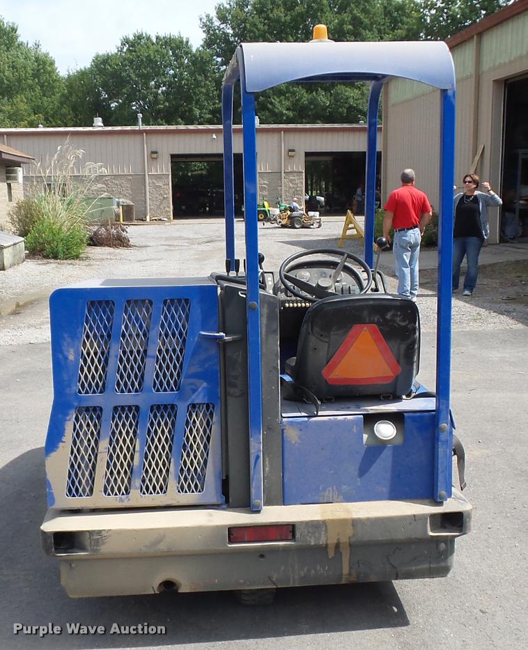 image for item CD9437 2005 American Lincoln MPV-60 sweeper