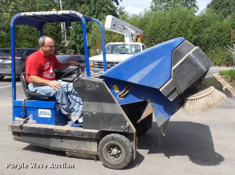 image for item CD9437 2005 American Lincoln MPV-60 sweeper