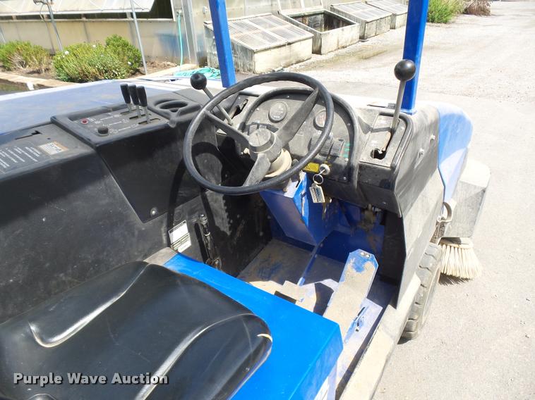 image for item CD9437 2005 American Lincoln MPV-60 sweeper