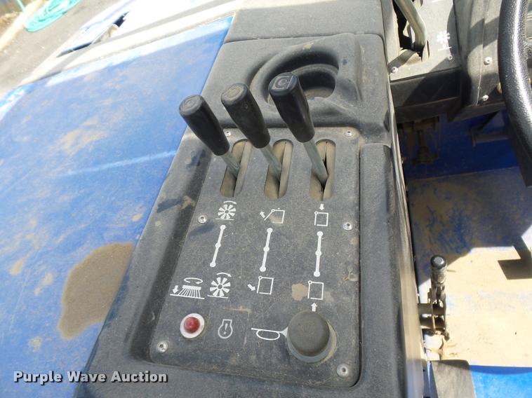 image for item CD9437 2005 American Lincoln MPV-60 sweeper