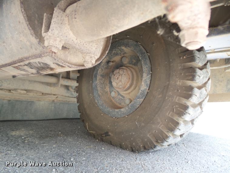 image for item CD9437 2005 American Lincoln MPV-60 sweeper