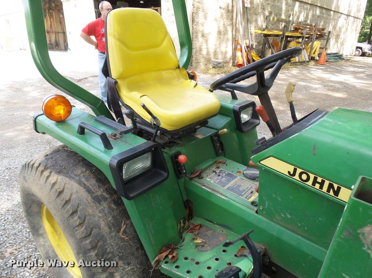 image for item CD9438 John Deere 855 tractor