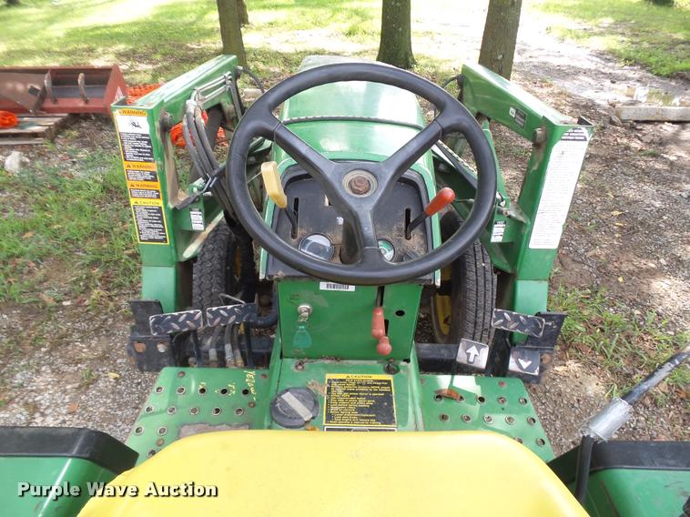 image for item CD9438 John Deere 855 tractor