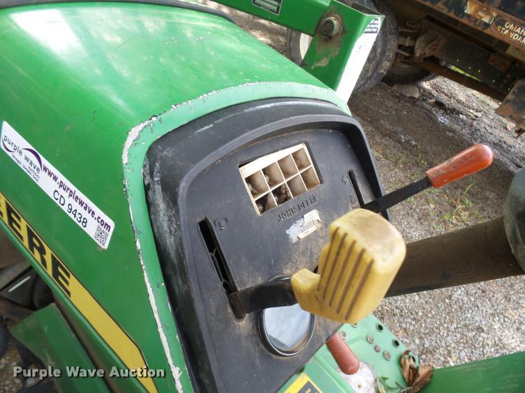 image for item CD9438 John Deere 855 tractor