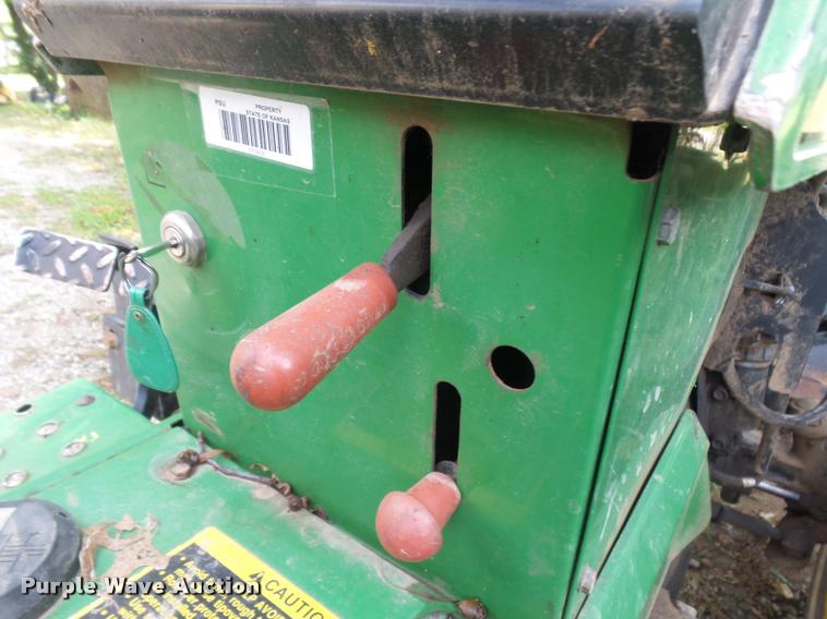 image for item CD9438 John Deere 855 tractor