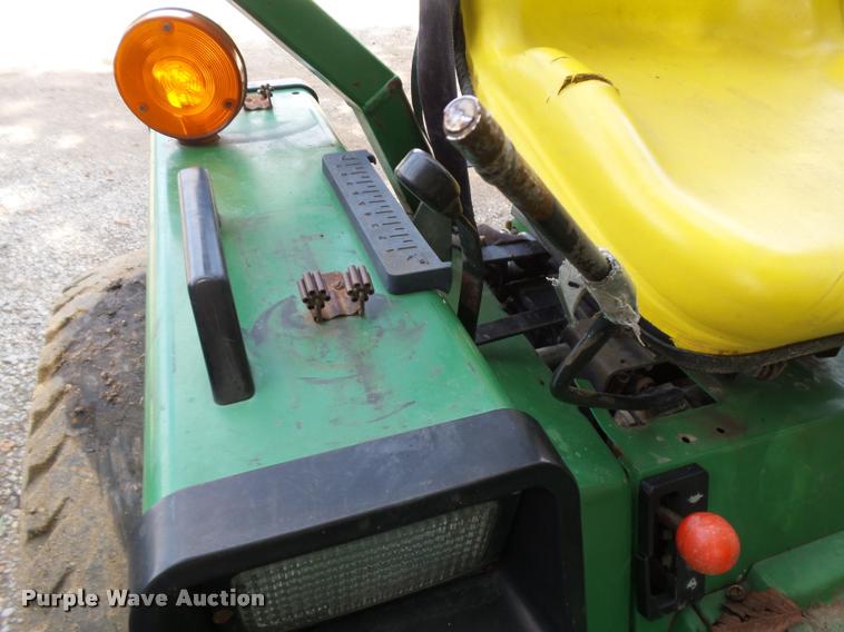 image for item CD9438 John Deere 855 tractor
