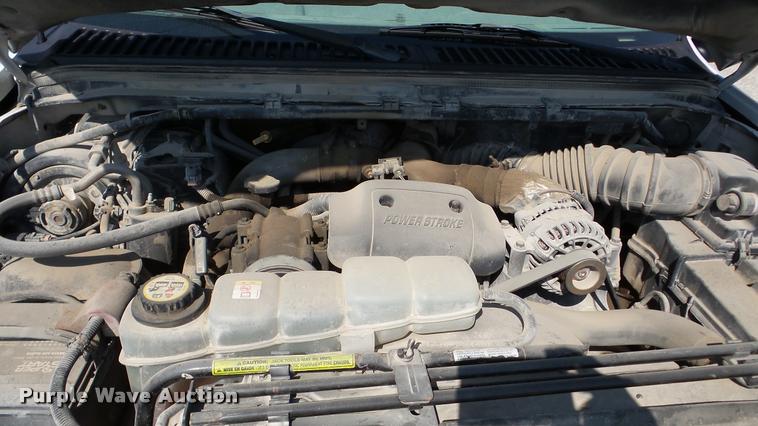 image for item DA8751 2001 Ford F350 Super Duty Crew Cab pickup truck