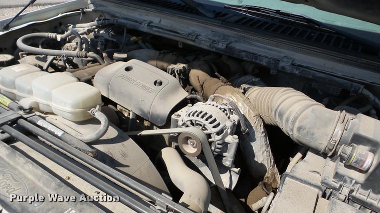 image for item DA8751 2001 Ford F350 Super Duty Crew Cab pickup truck