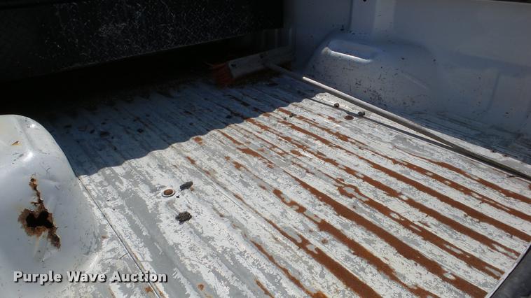 image for item DA8751 2001 Ford F350 Super Duty Crew Cab pickup truck