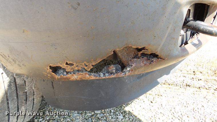 image for item DA8751 2001 Ford F350 Super Duty Crew Cab pickup truck