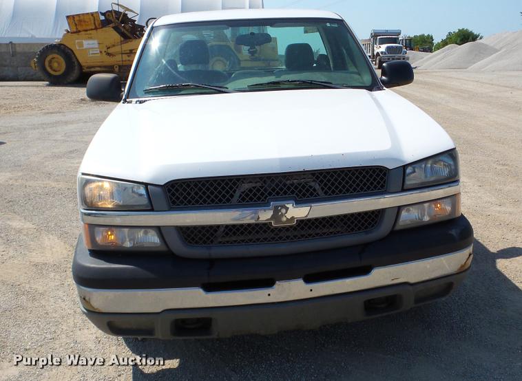 image for item DA8752 2005 Chevrolet Silverado 1500 pickup truck