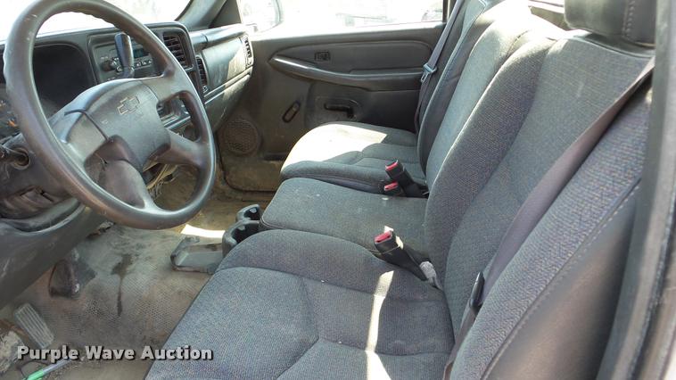 image for item DA8752 2005 Chevrolet Silverado 1500 pickup truck