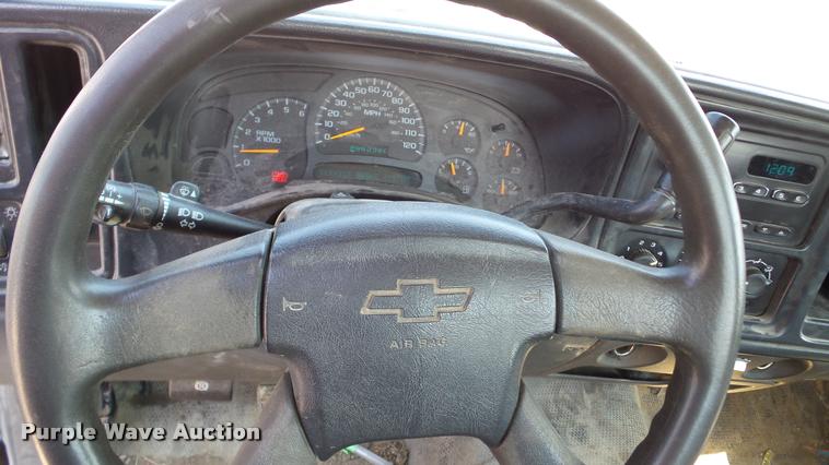 image for item DA8752 2005 Chevrolet Silverado 1500 pickup truck