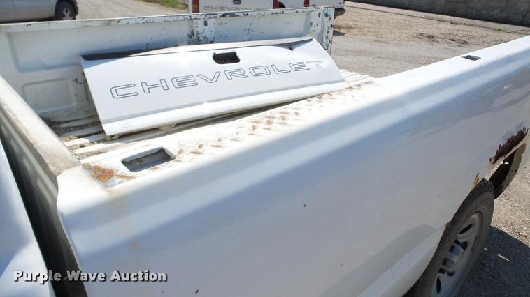 image for item DA8752 2005 Chevrolet Silverado 1500 pickup truck