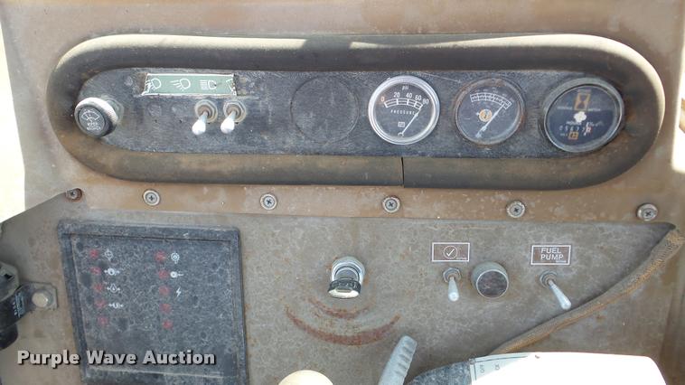 image for item DA8753 1986 Caterpillar 613C elevating scraper