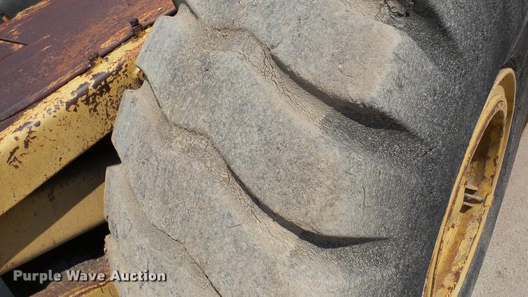 image for item DA8753 1986 Caterpillar 613C elevating scraper