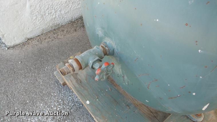 image for item DA8754 Champion P1164 air compressor