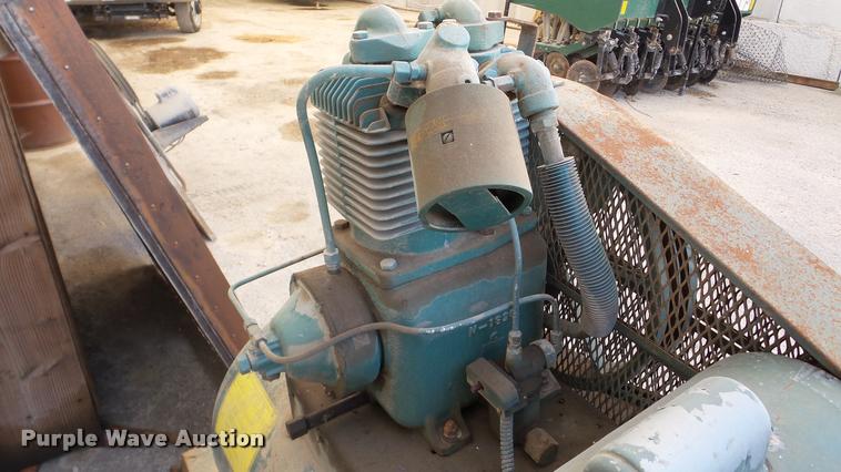 image for item DA8754 Champion P1164 air compressor