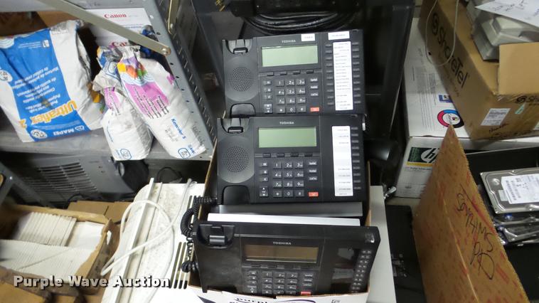 image for item DA8757 Toshiba phone system