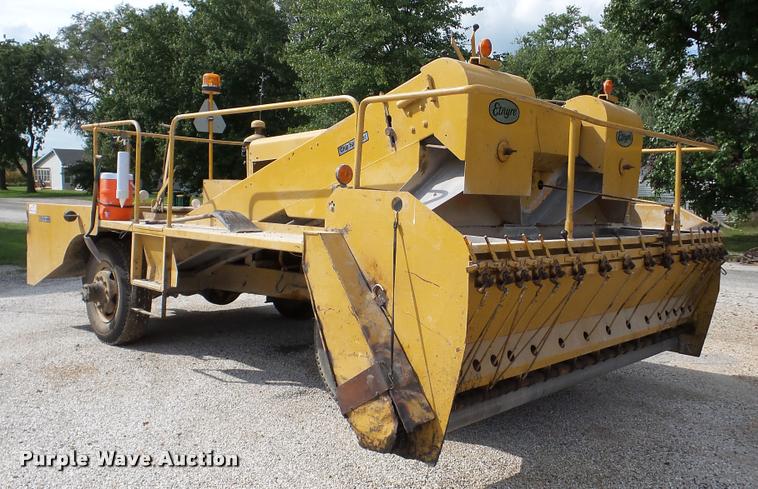 image for item DA8814 Etnyre chip spreader