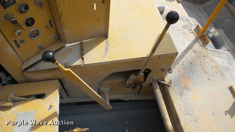 image for item DA8814 Etnyre chip spreader