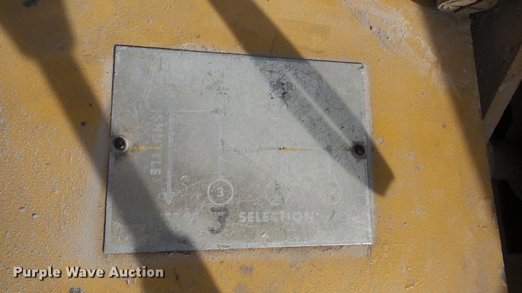 image for item DA8814 Etnyre chip spreader