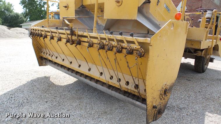 image for item DA8814 Etnyre chip spreader