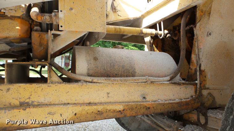 image for item DA8814 Etnyre chip spreader