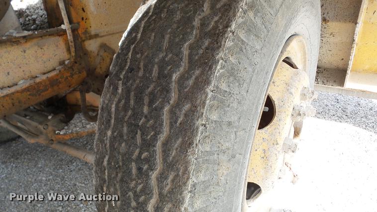 image for item DA8814 Etnyre chip spreader