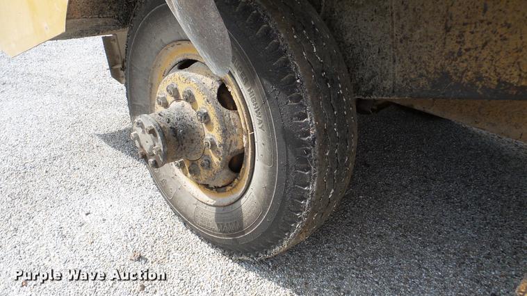 image for item DA8814 Etnyre chip spreader