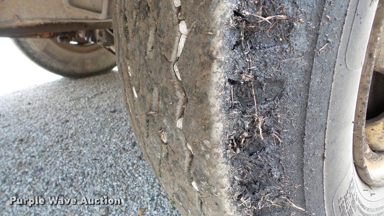 image for item DA8814 Etnyre chip spreader