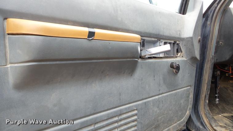 image for item DA8846 1991 Chevrolet Kodiak dump truck