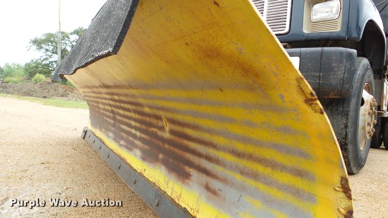 image for item DA8846 1991 Chevrolet Kodiak dump truck