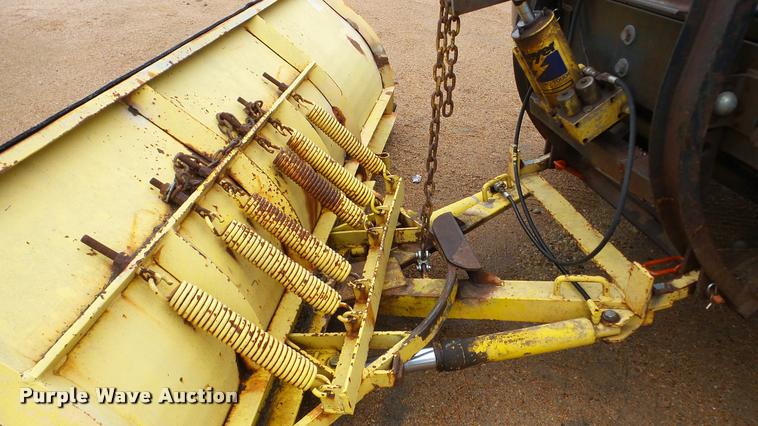 image for item DA8846 1991 Chevrolet Kodiak dump truck