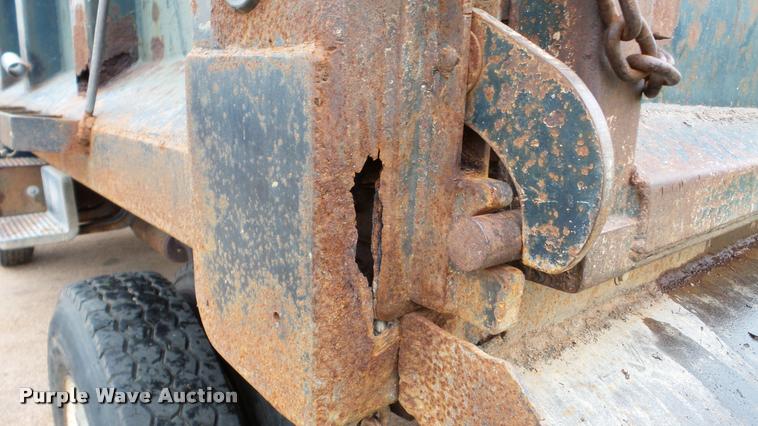 image for item DA8846 1991 Chevrolet Kodiak dump truck