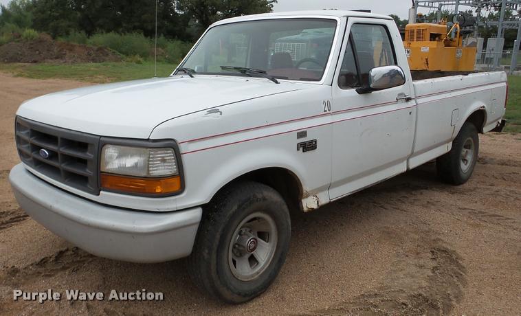 image for item DA8848 1992 Ford F150 pickup truck