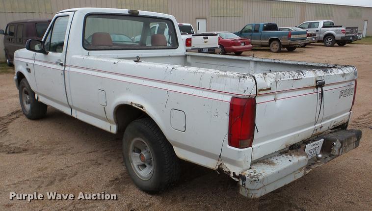 image for item DA8848 1992 Ford F150 pickup truck