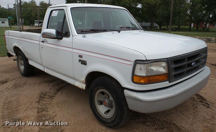 image for item DA8848 1992 Ford F150 pickup truck