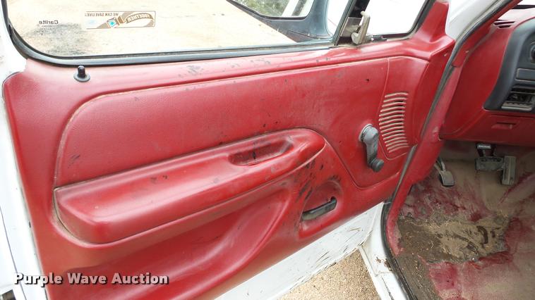 image for item DA8848 1992 Ford F150 pickup truck