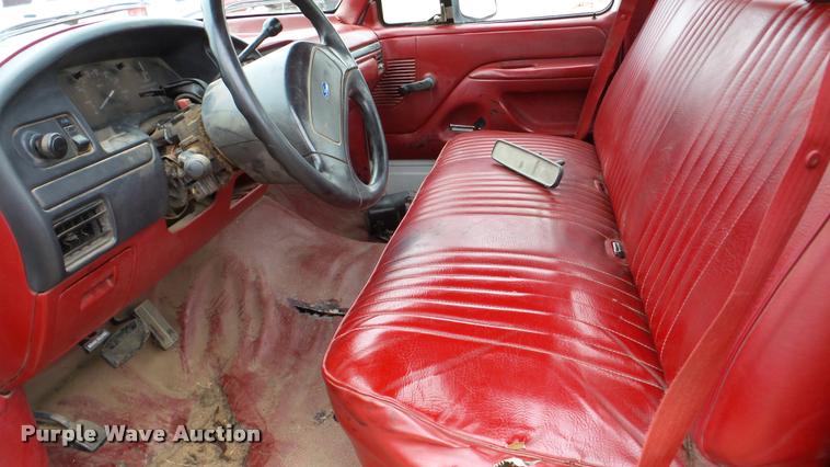 image for item DA8848 1992 Ford F150 pickup truck